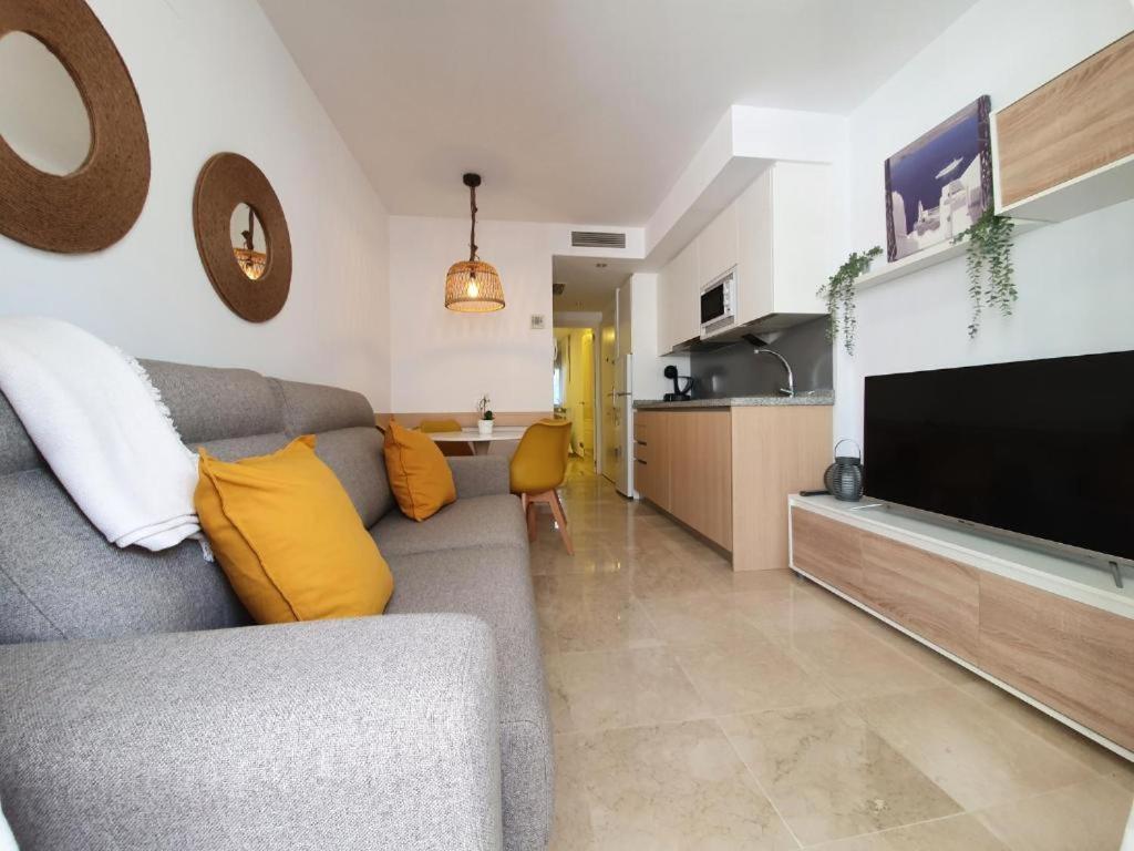 Apartamento Con Parking Con Piscina Junto A La Playa Benalmádena Exterior photo